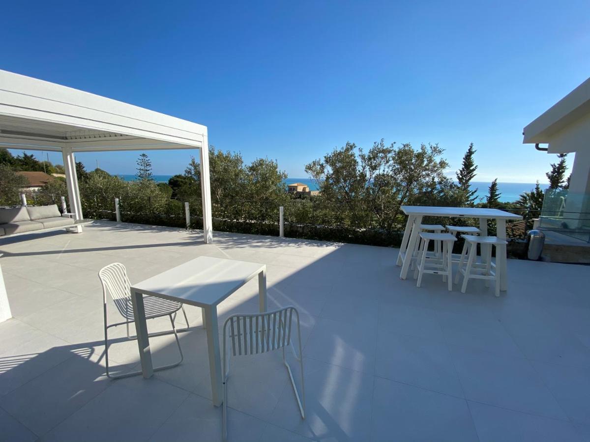 Il Mare Di Giu Boutique Guesthouse Licata Bagian luar foto